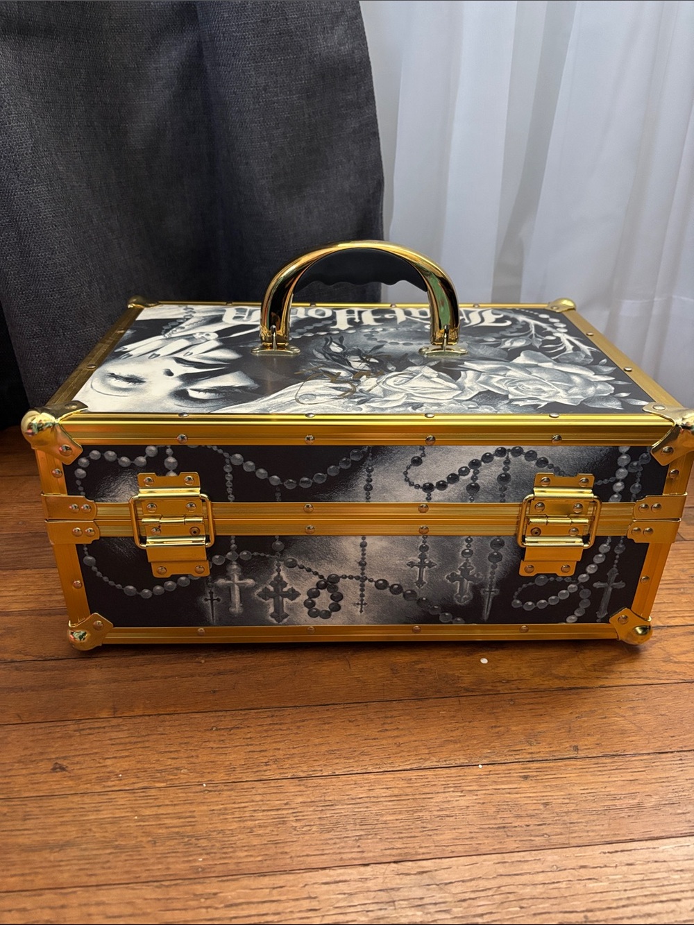 Kat Von D Signed Makeup Train Case - Picture 7 of 7